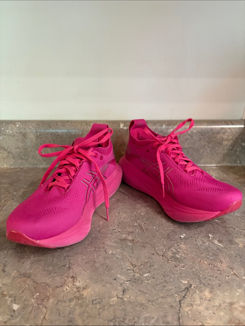 Asics  Nimbus 25 Women's Athletic Running Shoes in Bright Pink Sz 6.5
